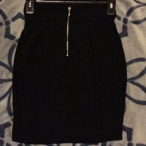 Juniors black pencil skirt